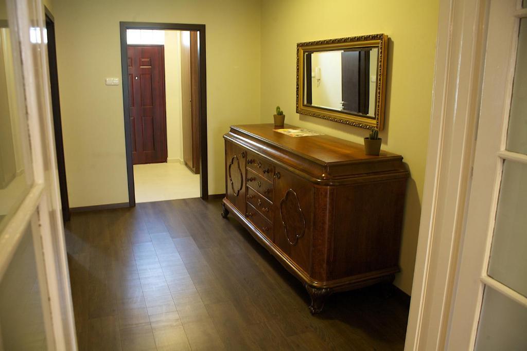 Five Season'S Apartment Budapest Bilik gambar