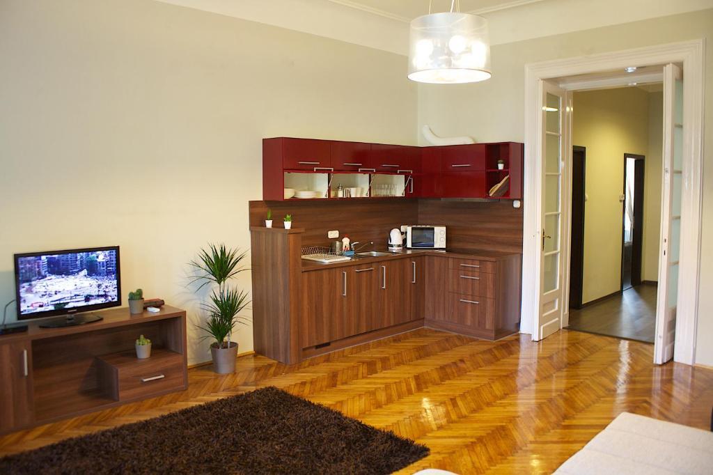 Five Season'S Apartment Budapest Bilik gambar