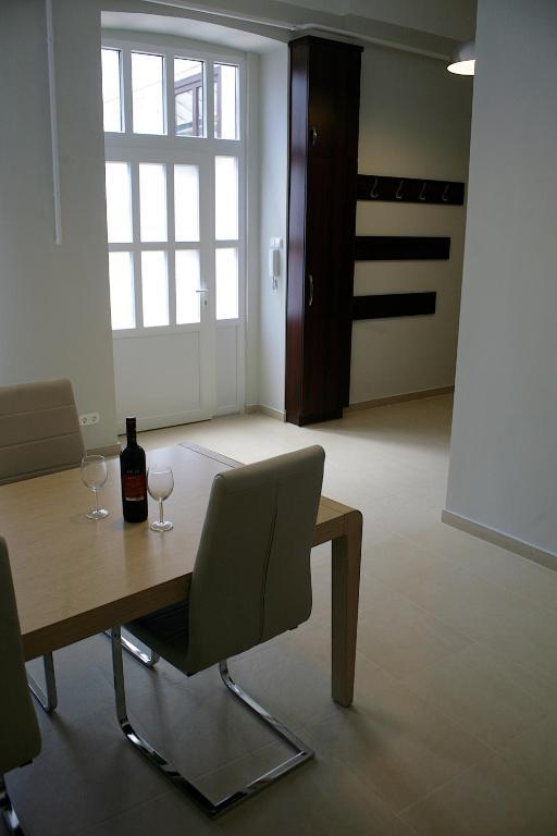 Five Season'S Apartment Budapest Bilik gambar
