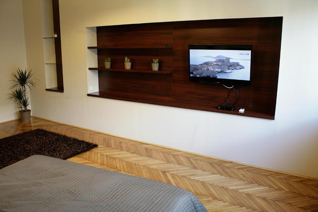 Five Season'S Apartment Budapest Bilik gambar