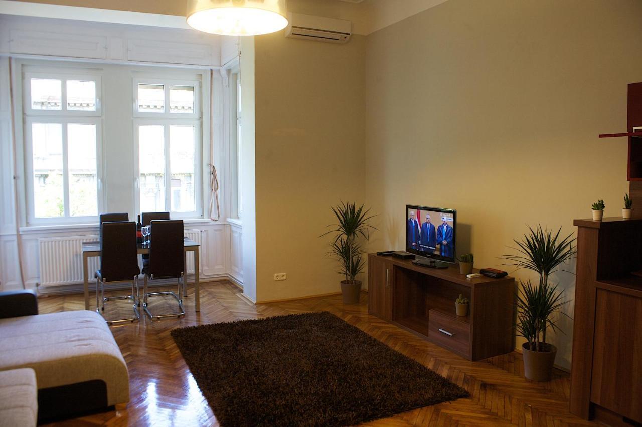 Five Season'S Apartment Budapest Bilik gambar